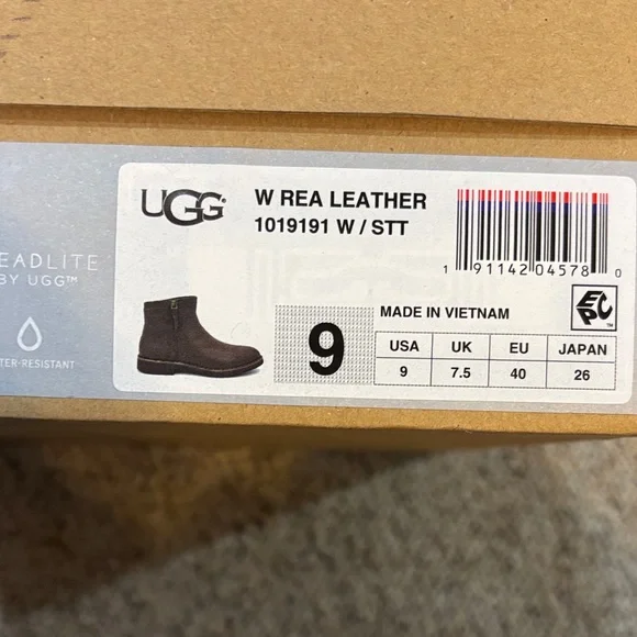 UGG Women’s Rea Leather Boots, Chocolate - Picture 7 of 7